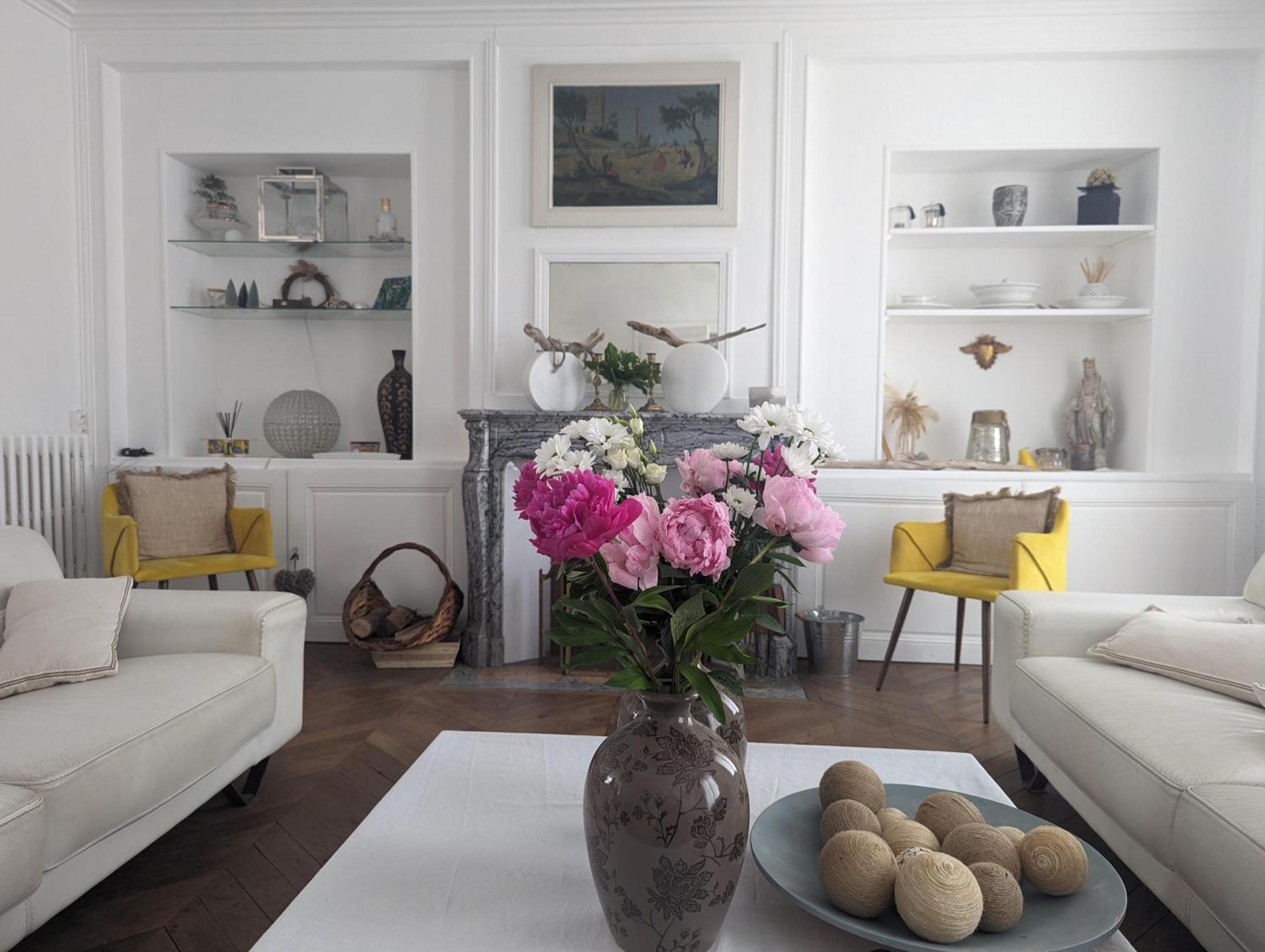 La Demeure D'euphrosine Homestay